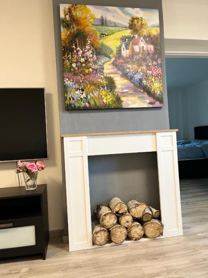 Apartment Golden Prague 78 Vestec  ภายนอก รูปภาพ