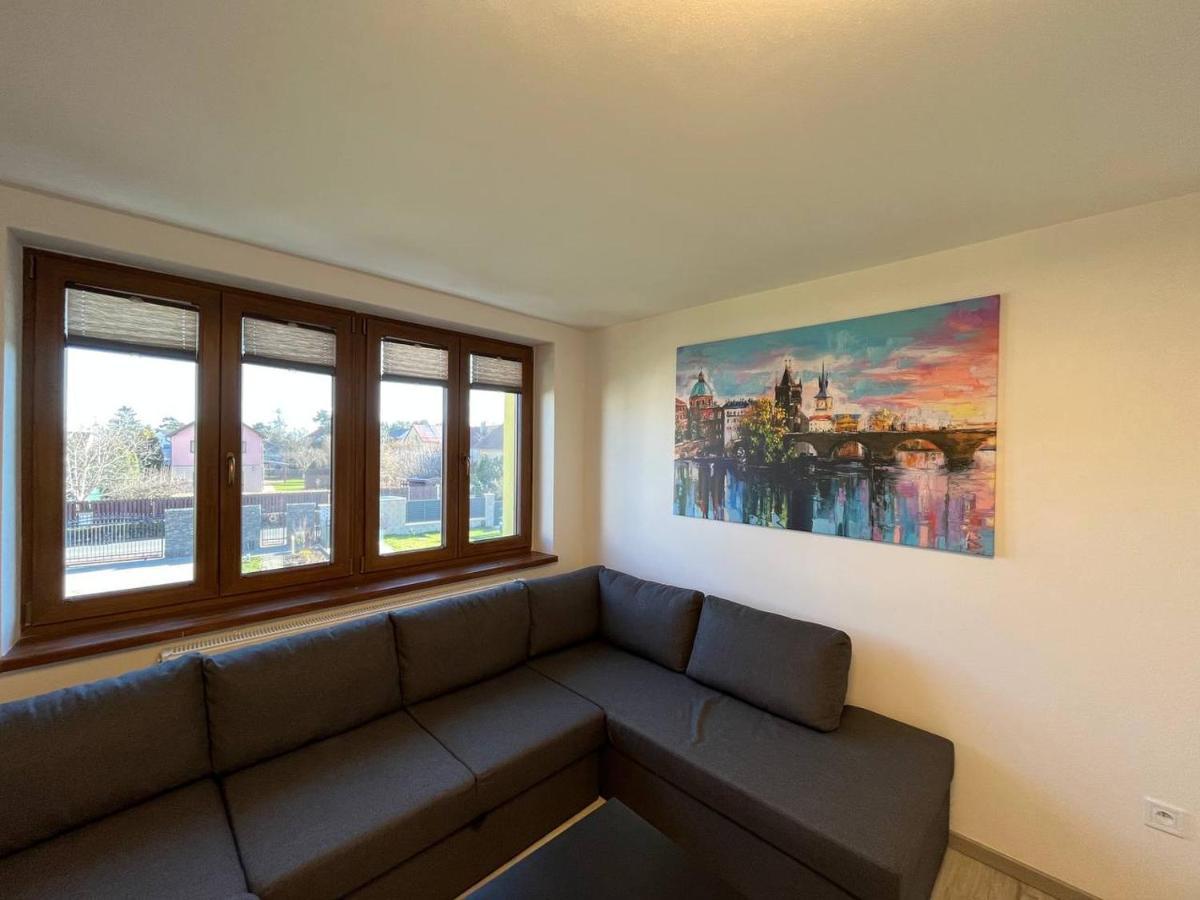 Apartment Golden Prague 78 Vestec  ภายนอก รูปภาพ