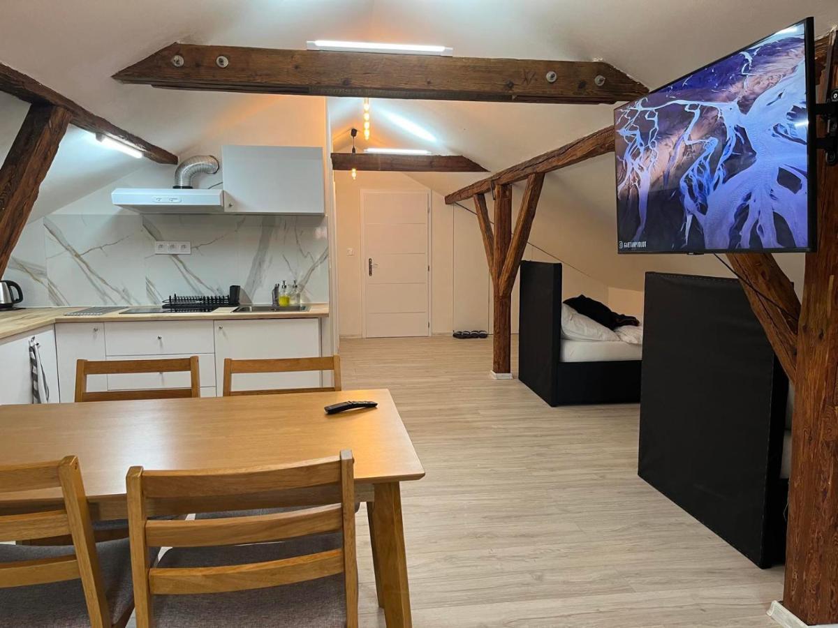 Apartment Golden Prague 78 Vestec  ภายนอก รูปภาพ
