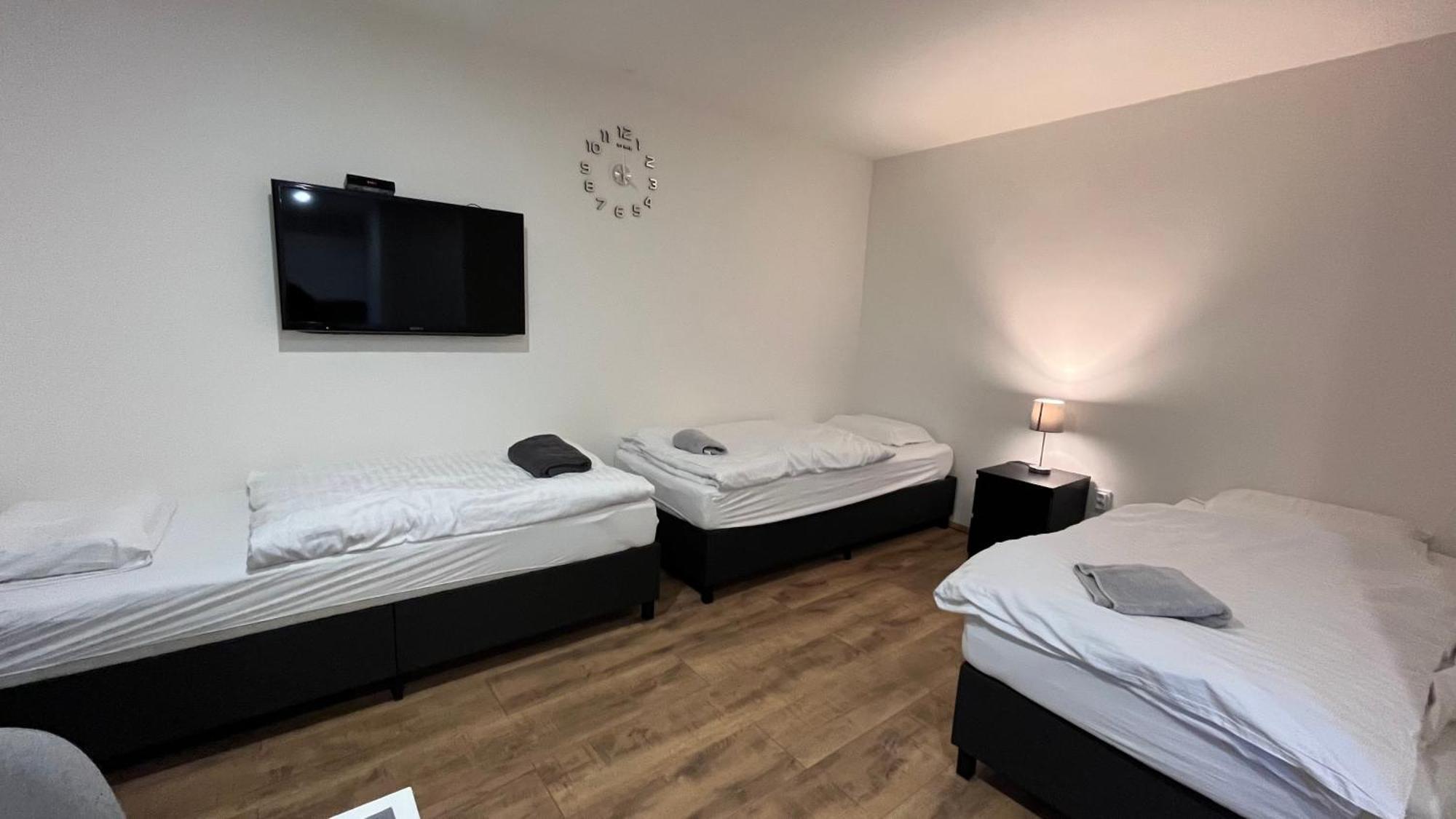 Apartment Golden Prague 78 Vestec  ภายนอก รูปภาพ