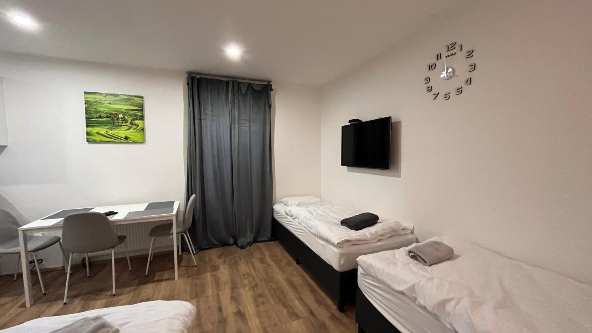 Apartment Golden Prague 78 Vestec  ภายนอก รูปภาพ