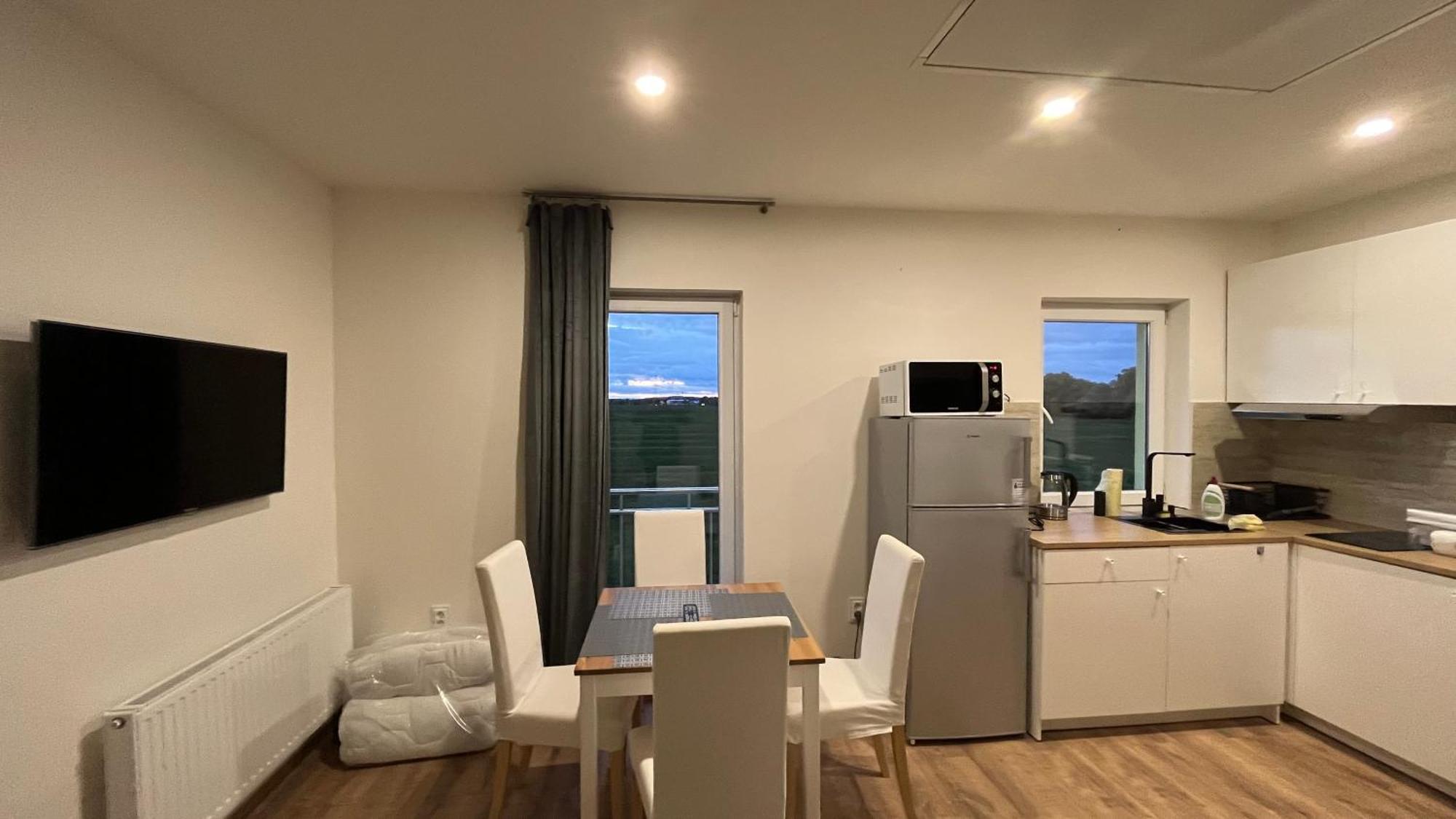 Apartment Golden Prague 78 Vestec  ภายนอก รูปภาพ